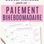 Illustration d'un budget mensuel sur un bureau avec des notes et un ordinateur.