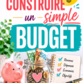 Une femme souriante qui planifie son budget à l'aide de papier et d'un ordinateur.