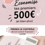 Image d'une jeune femme consultant son budget avec un sourire, symbole d'économies réussies