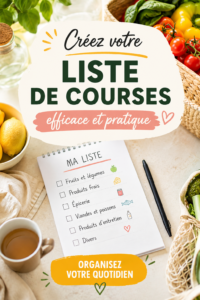 Femme souriante tenant une liste de courses et un caddie.