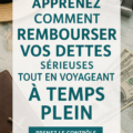 Femme voyageant avec un sac à dos tout en gérant ses finances
