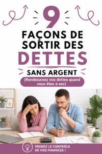 Femme souriante utilisant un ordinateur pour gérer son budget